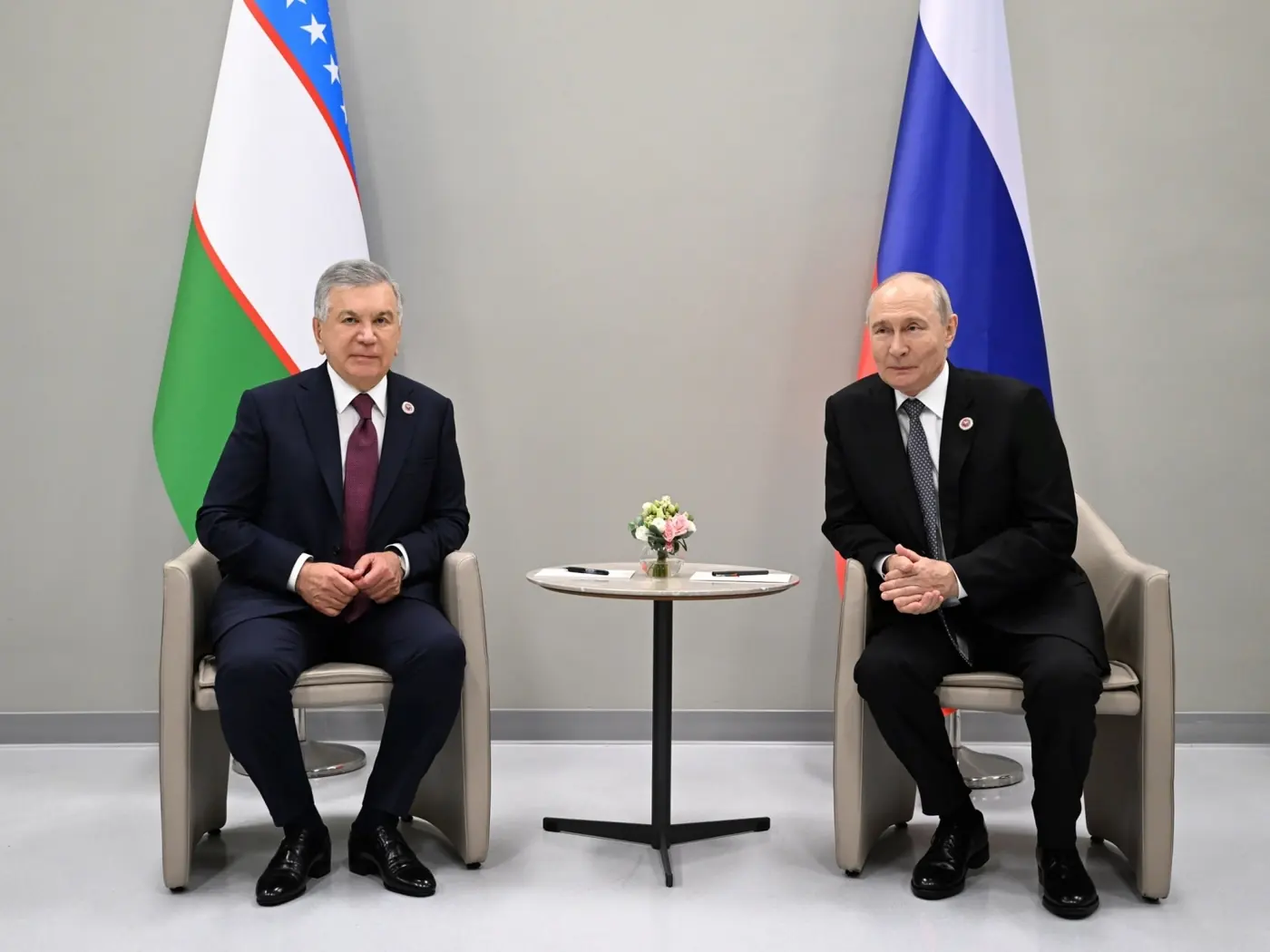 Uzbek President Shavkat Mirziyoyev and his Russian counterpart Vladimir Putin meeting in Bishkek on August 31.